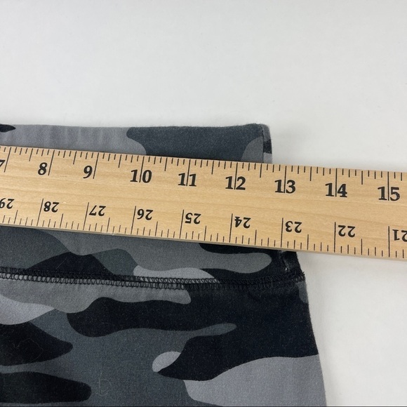 Wild Fable Crop Leggings Womens Small Gray Camo - Picture 5 of 8
